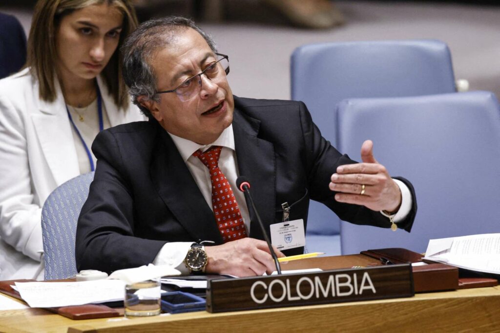 Gustavo Petro con anillo, 11 de julio de 2024 / AFP