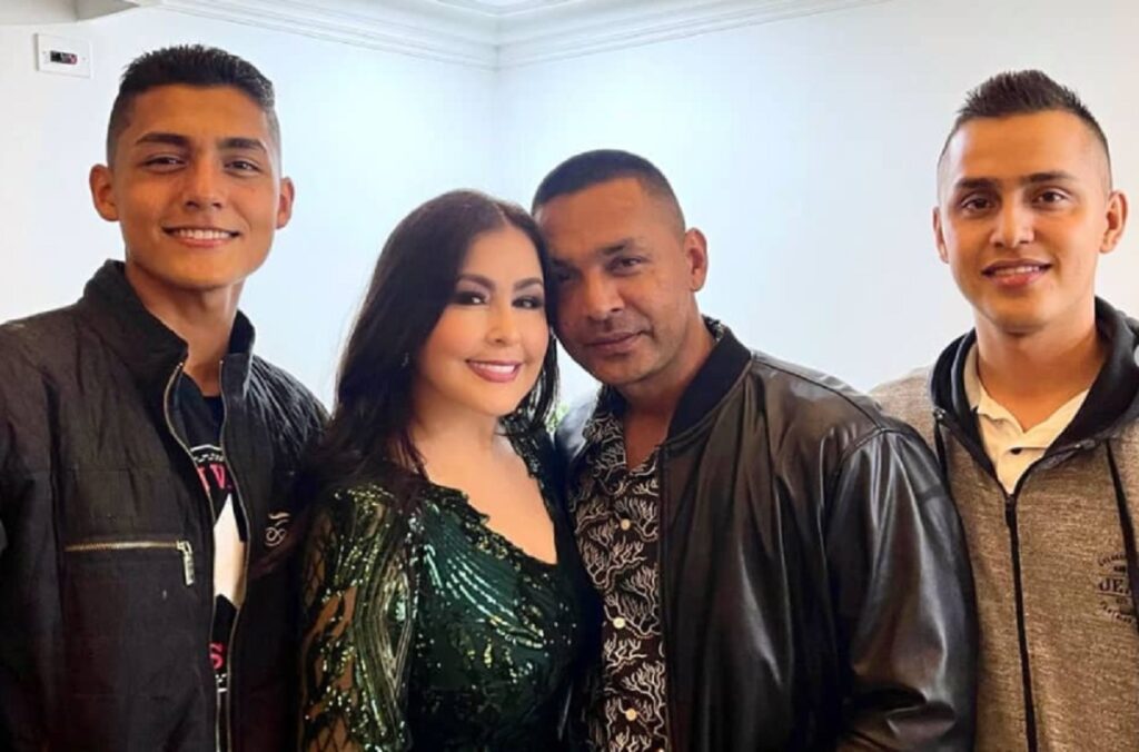 Arelys Henao junto a su esposo e hijos / IG: Wilfredomanager