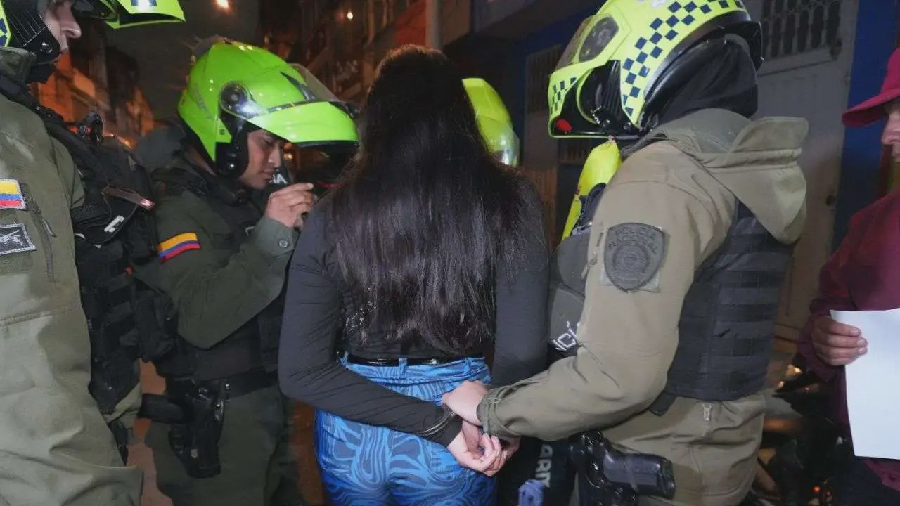 Noticias Bogotá: mujer con casa por cárcel fue hallada de rumba en Suba