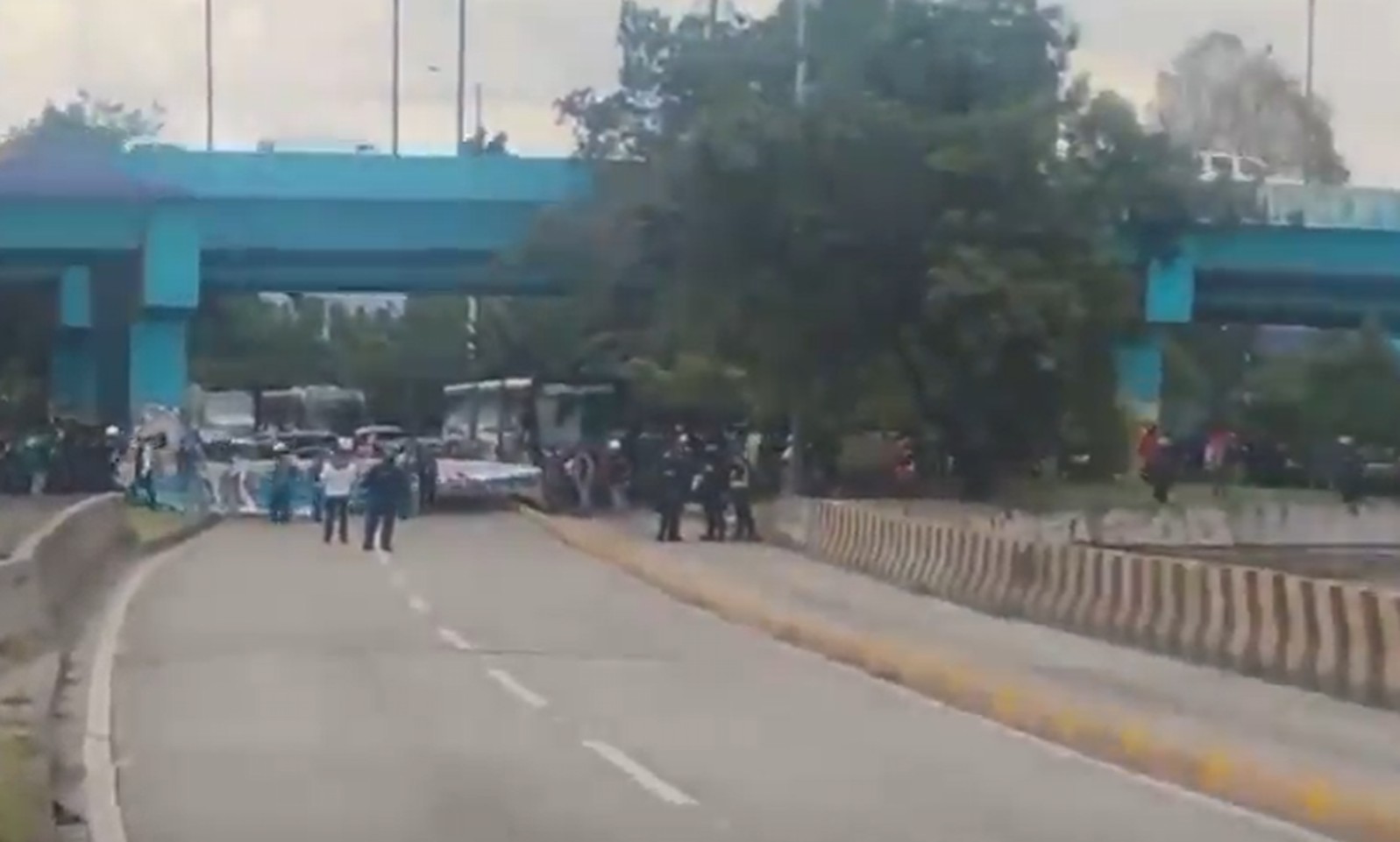 Protestas en Bogotá hoy: bloquean la Av. El Dorado, este 16 de octubre de 2025