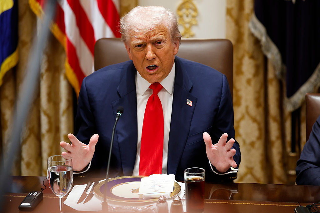 Trump envía mensaje a Hamás: amenaza con entrar a Gaza