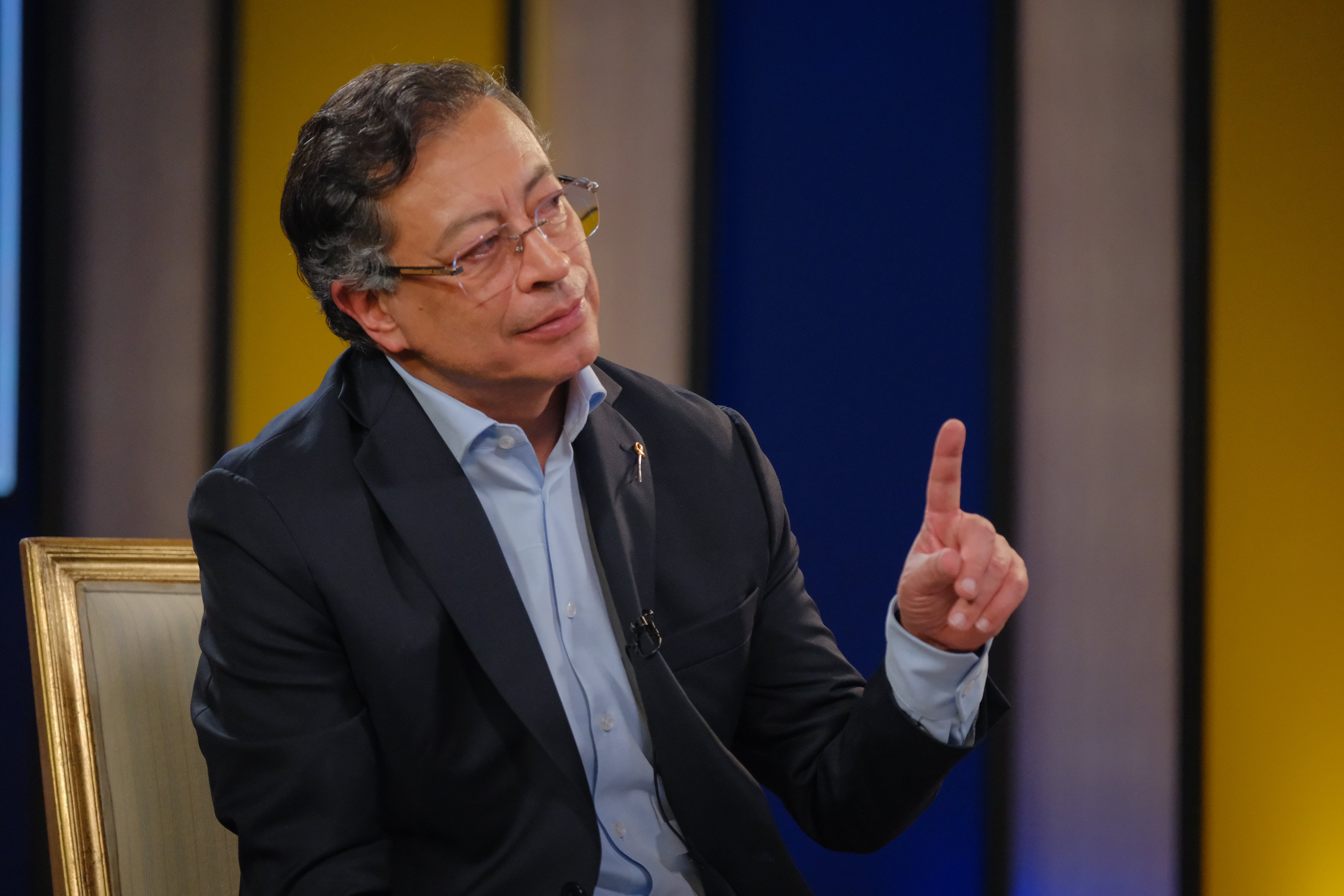 Nuevo lío para Petro por posible desacato en demanda de fiscal Burgos