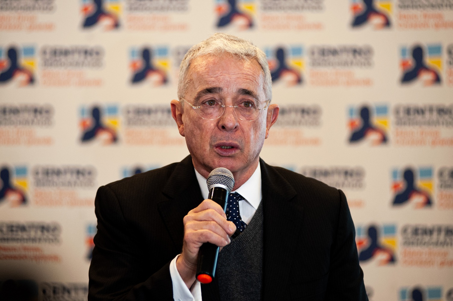 Álvaro Uribe Vélez habló luego de ser absuelto: agradeció a Vicky Dávila