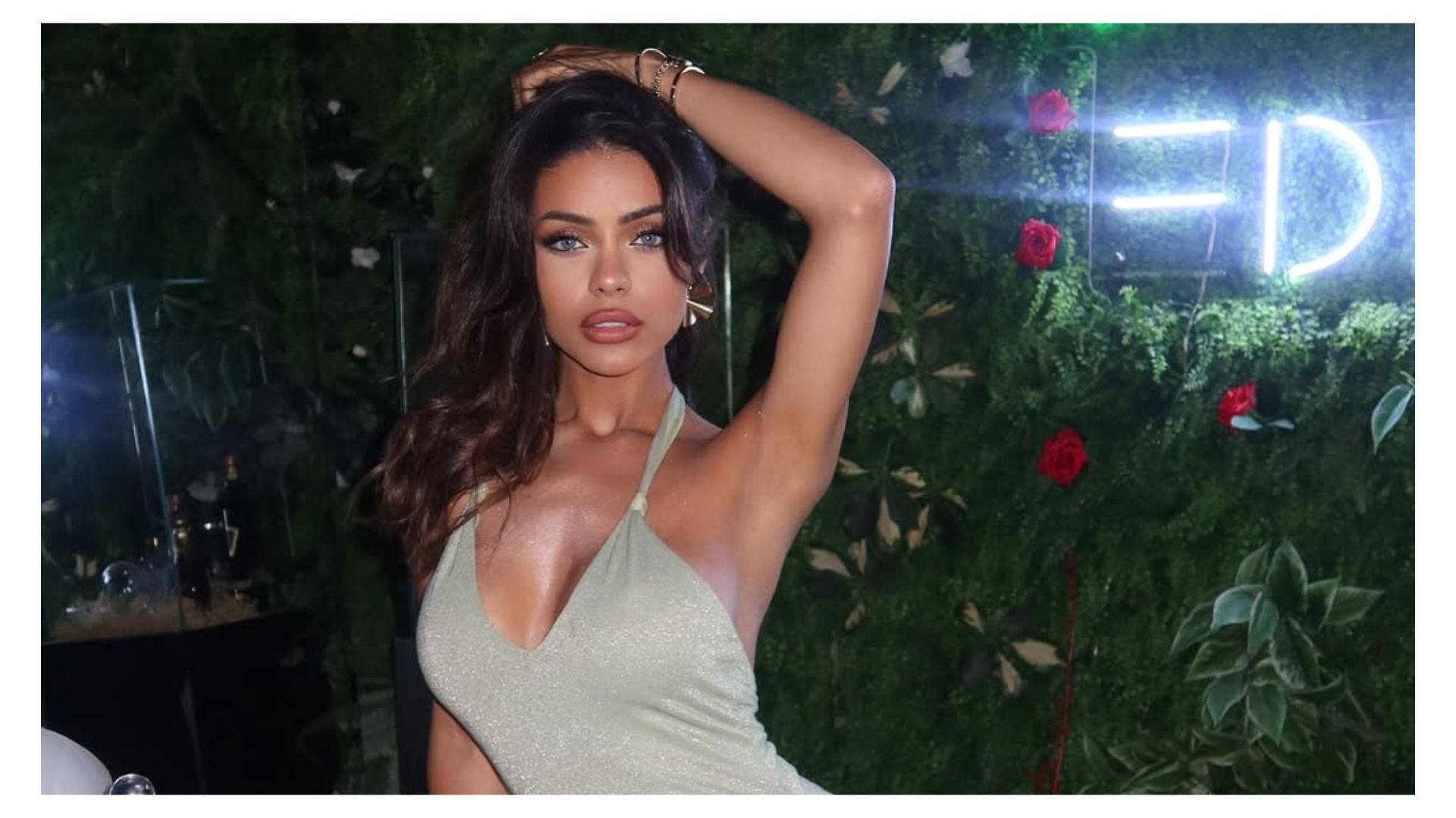 Modelo Dina Khalil casi queda ciega tras cirugía para cambiarse el color de ojos