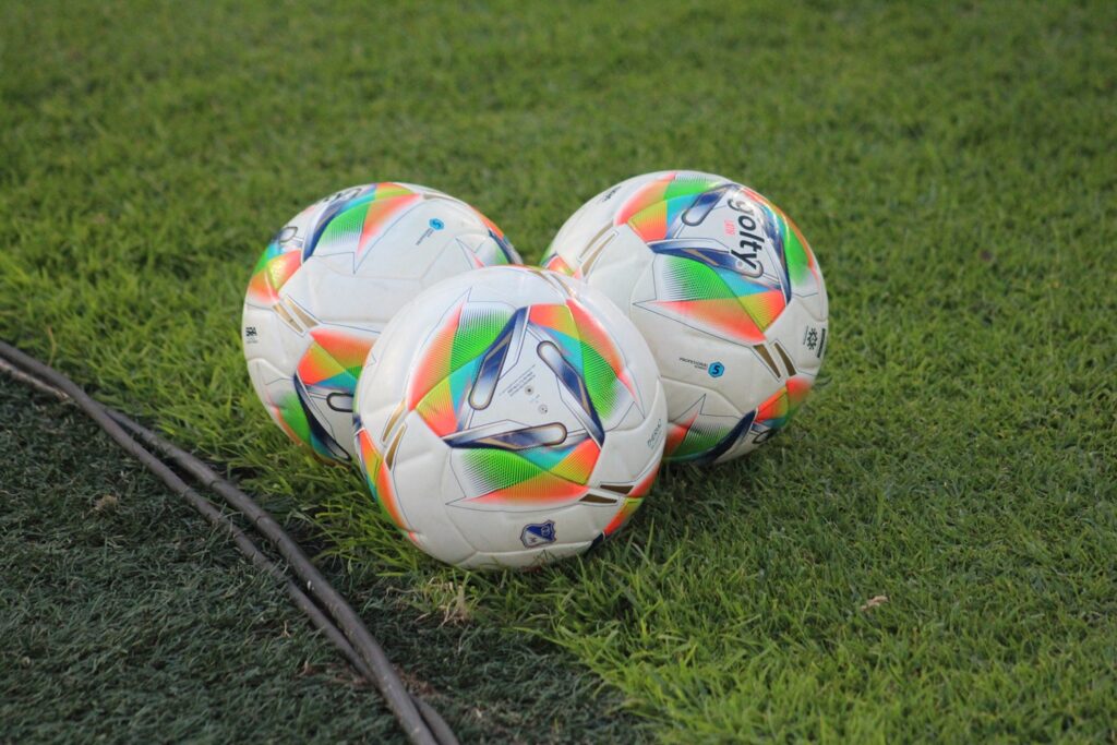 Balón del fútbol colombiano / Diego Quiroga-Pulzo