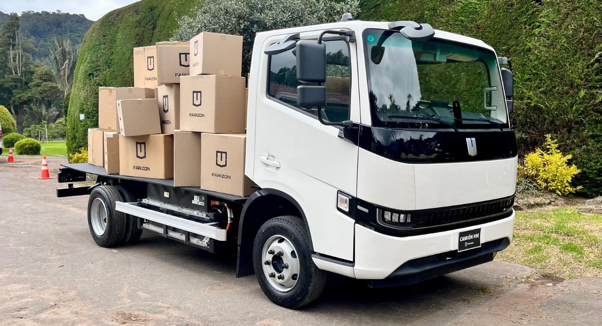 Farizon, marca que vende carros de trabajo en Colombia, recibe respaldo de Geely Holding Group, gigante tecnológico chino.