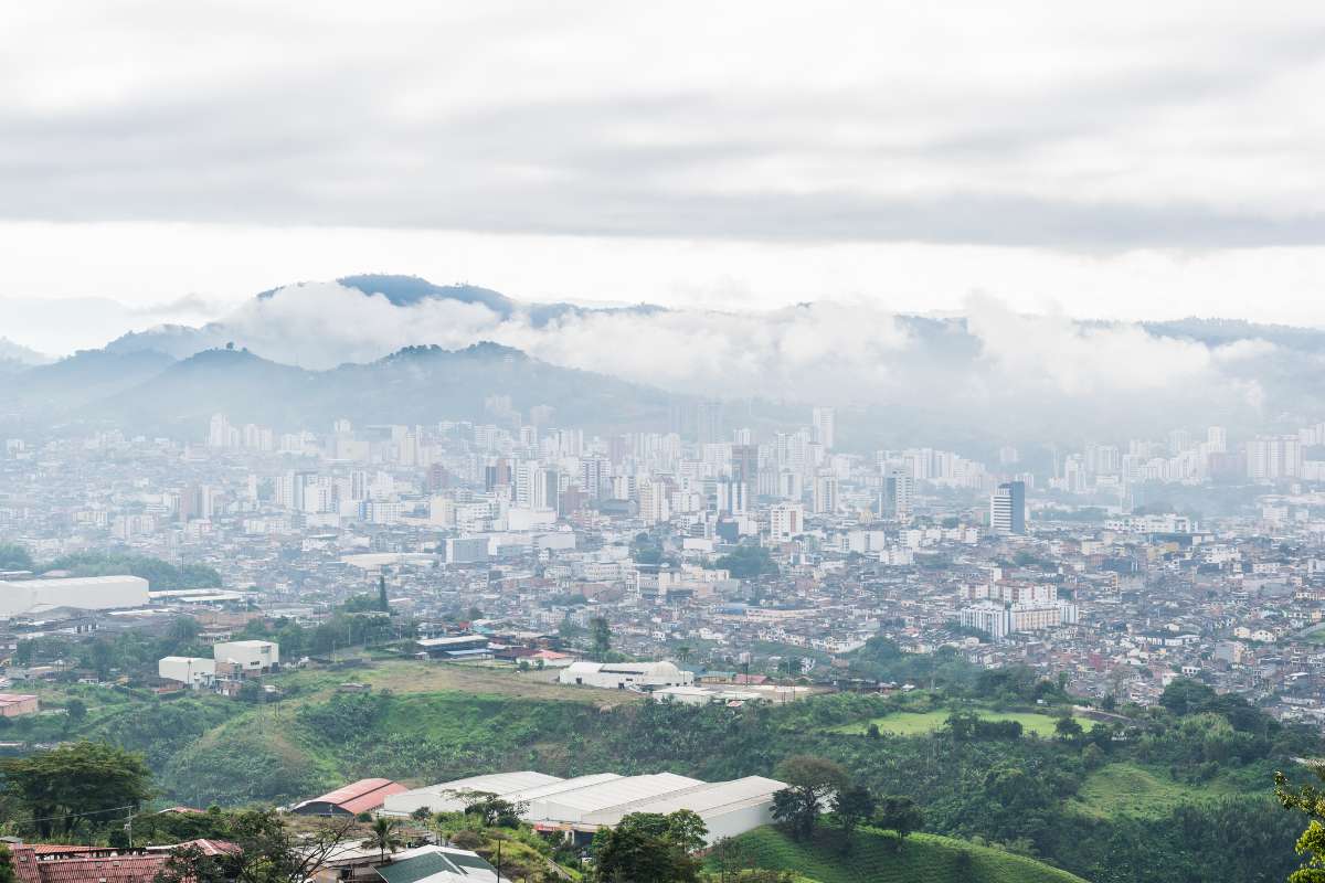 en nota de cuál es la ciudad de Colombia que nació gracias a fábrica La Rosa y qué pasó ahí