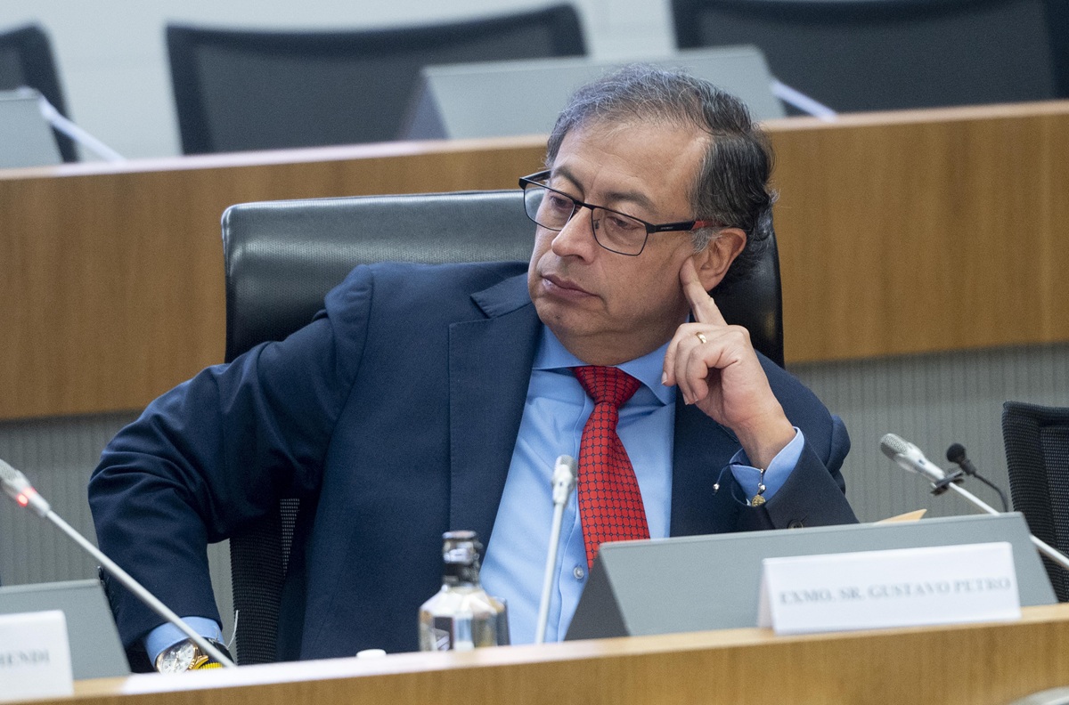 Avión presidencial y delicada situación con Petro a bordo yendo a Arabia