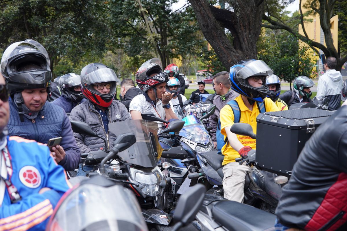 🔴 EN VIVO Motos bloquean Bogotá por restricciones: puntos de trancones y como está Transmilenio. Siga en vivo la jornada minuto a minuto.