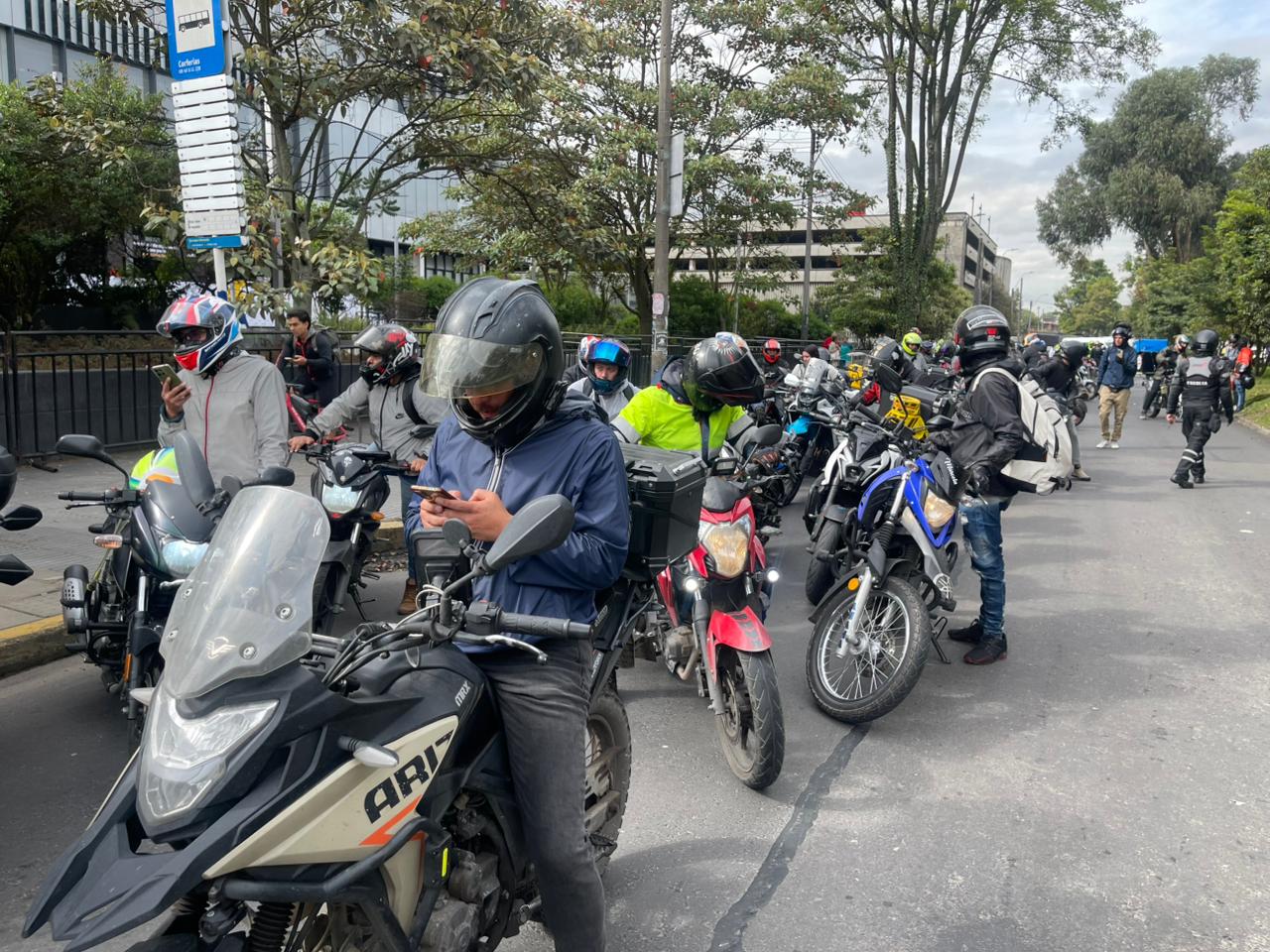 Alcalde Galán hizo aviso a moteros si se acaba el diálogo, en marchas en Bogotá