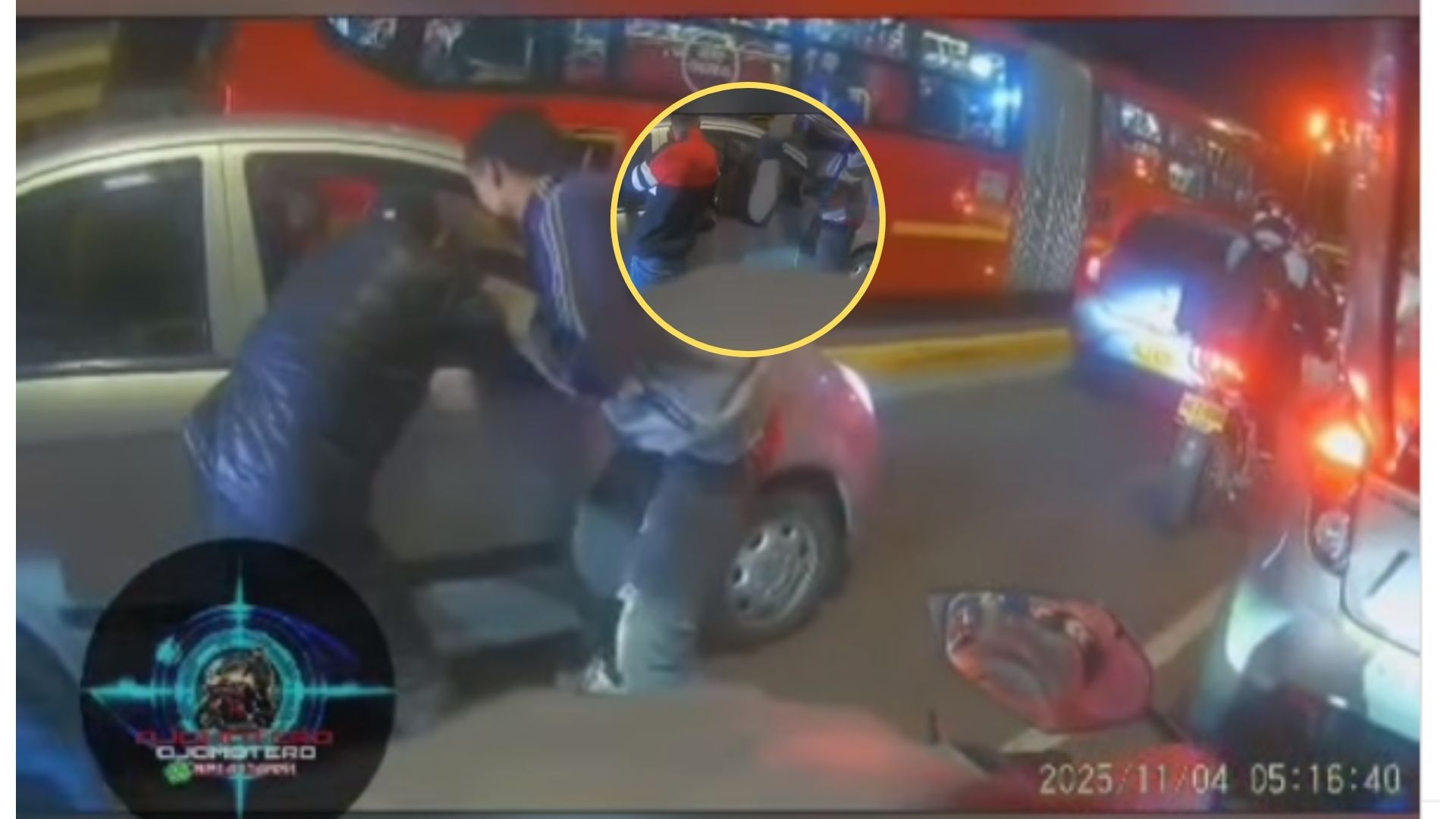 Robo a carro en Bogotá: rompieron ventana con bujía y ladrones robaron de cabeza