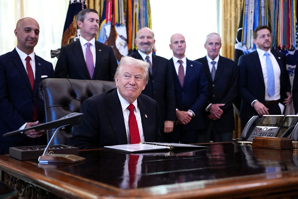 Trump tendría aval para posible ataque a Venezuela por resolución rechazada