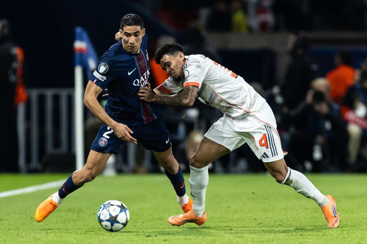 Foto de Hakimi y Luis Díaz, en nota qué dijo Hakimi tras lesión por falta de Luis Díaz en PSG vs Bayern en Champions