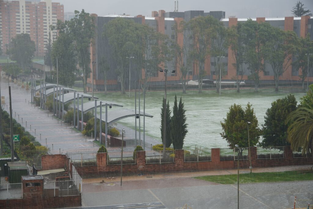 Así quedó el campo del batallón en el norte de Bogotá, por el aguacero / Pulzo