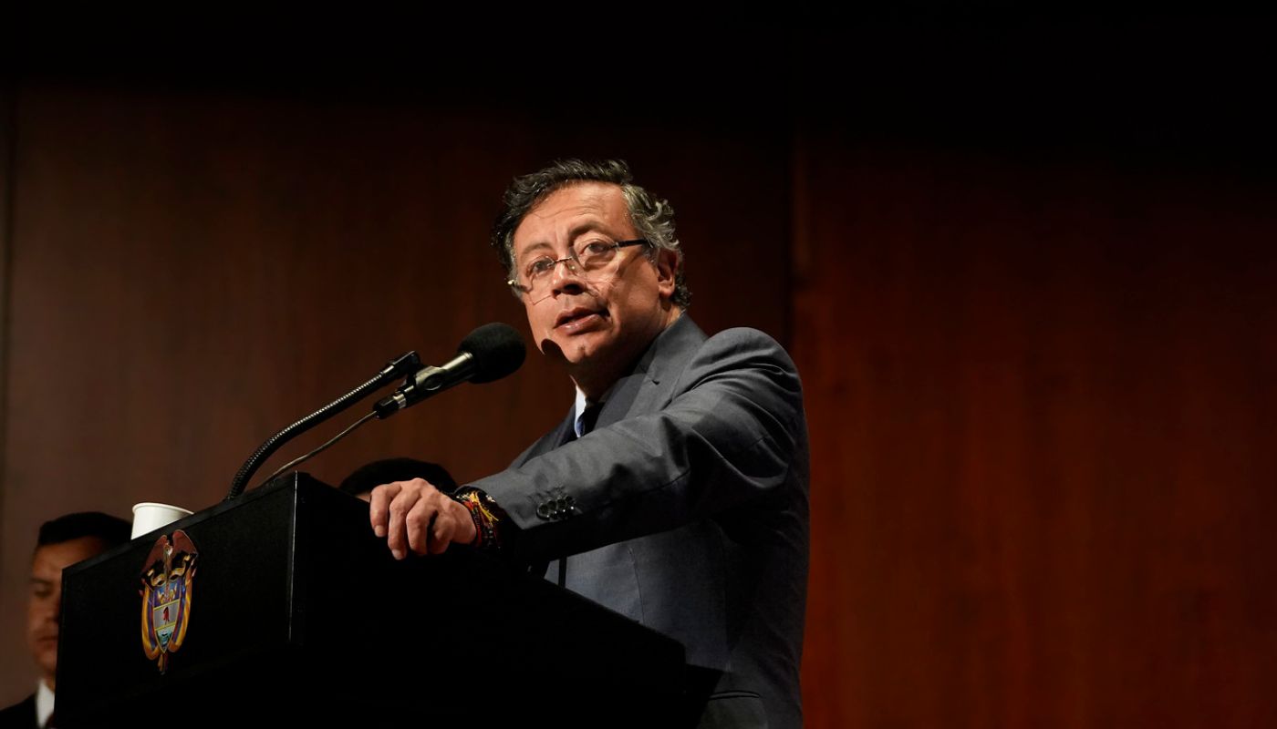 Petro insiste en que su campaña no violó topes y rechaza sanción Mamola