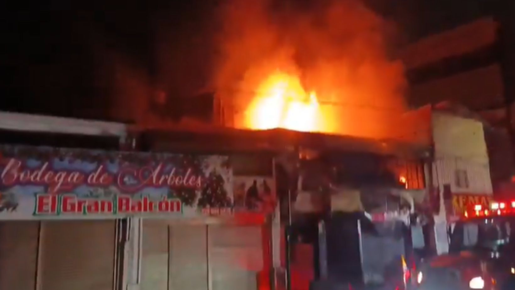 Grave incendio en San Victorino, en Bogotá: esto se sabe de la emergencia