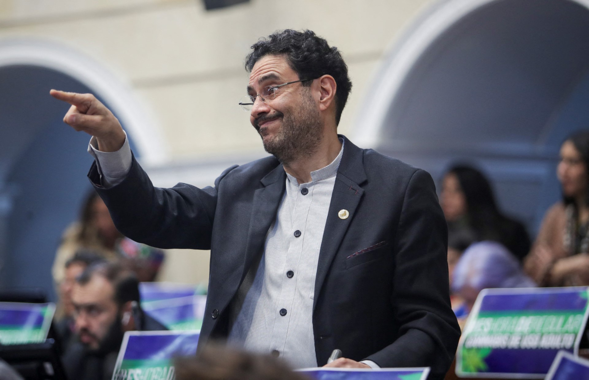 Encuesta Invamer: Iván Cepeda ganaría elecciones presidenciales 2026