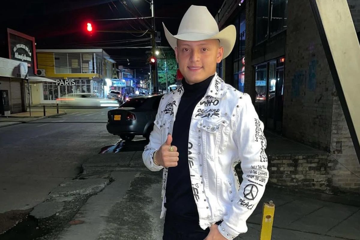 Primera foto de Miguel Ayala y su mánager libres, luego del secuestro; estaban en carpas y en condiciones "infrahumanas". 