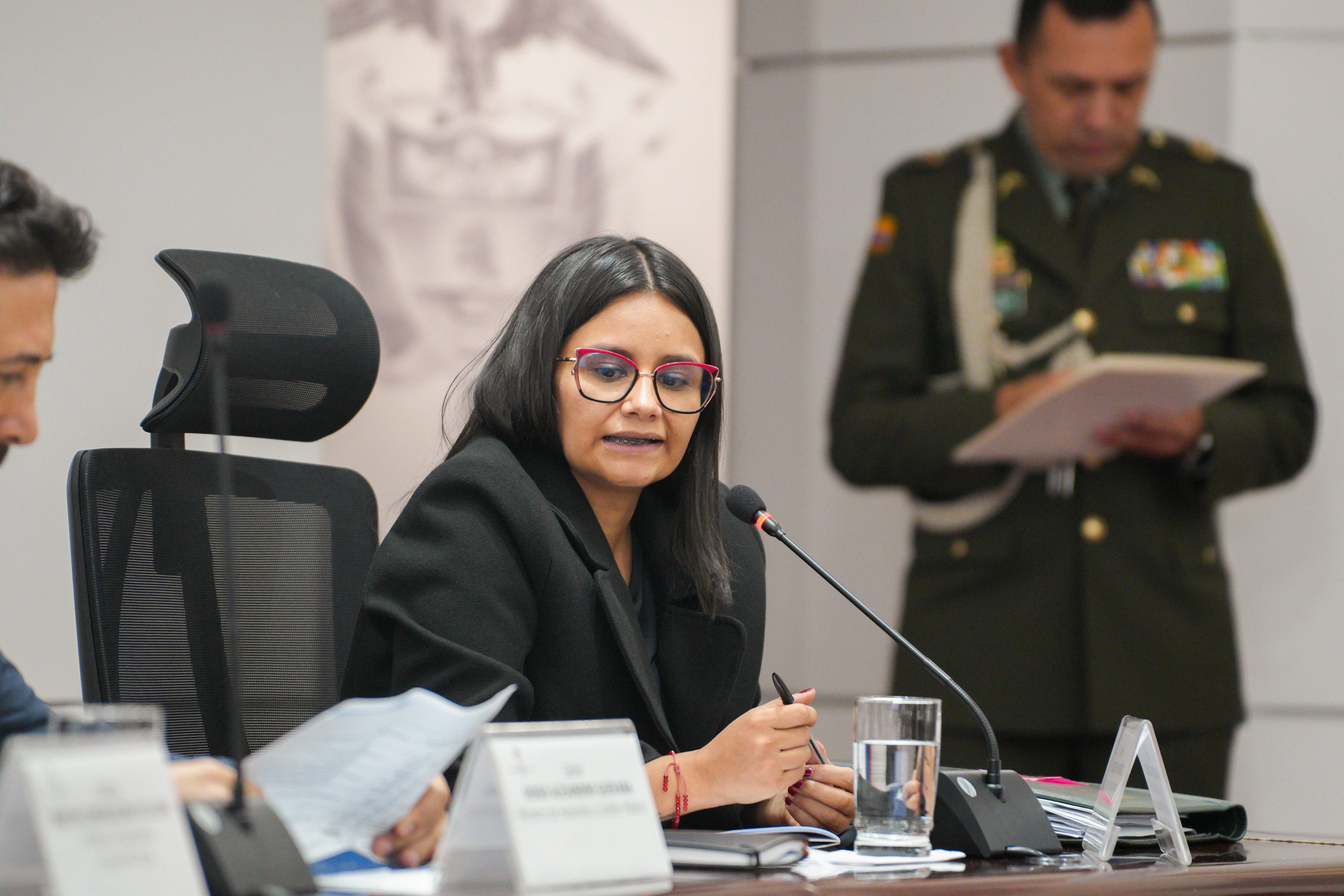 Funcionaria a la que Petro le pidió renuncia teme por su vida y expuso situación