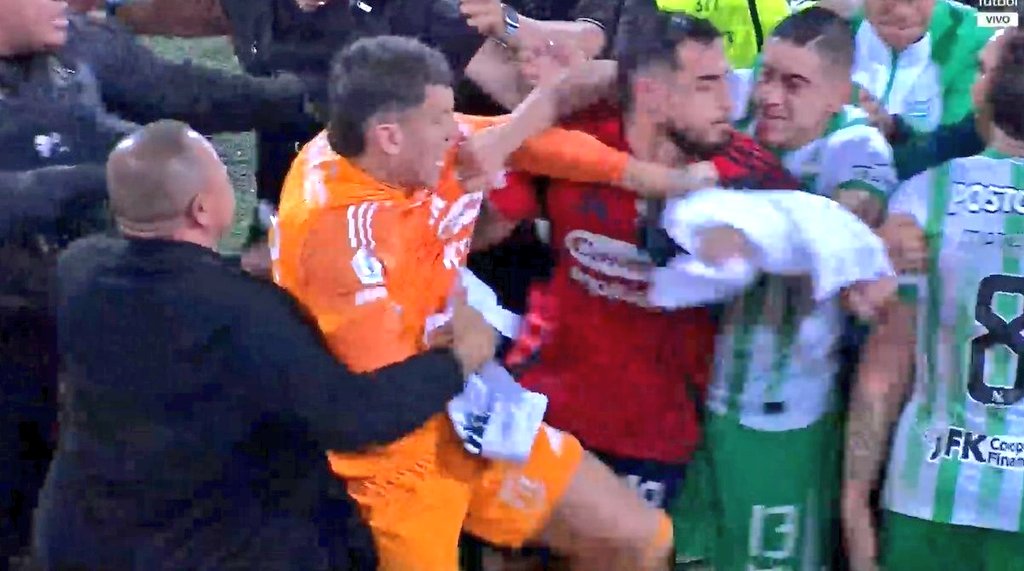 Pelea Medellín vs. Nacional