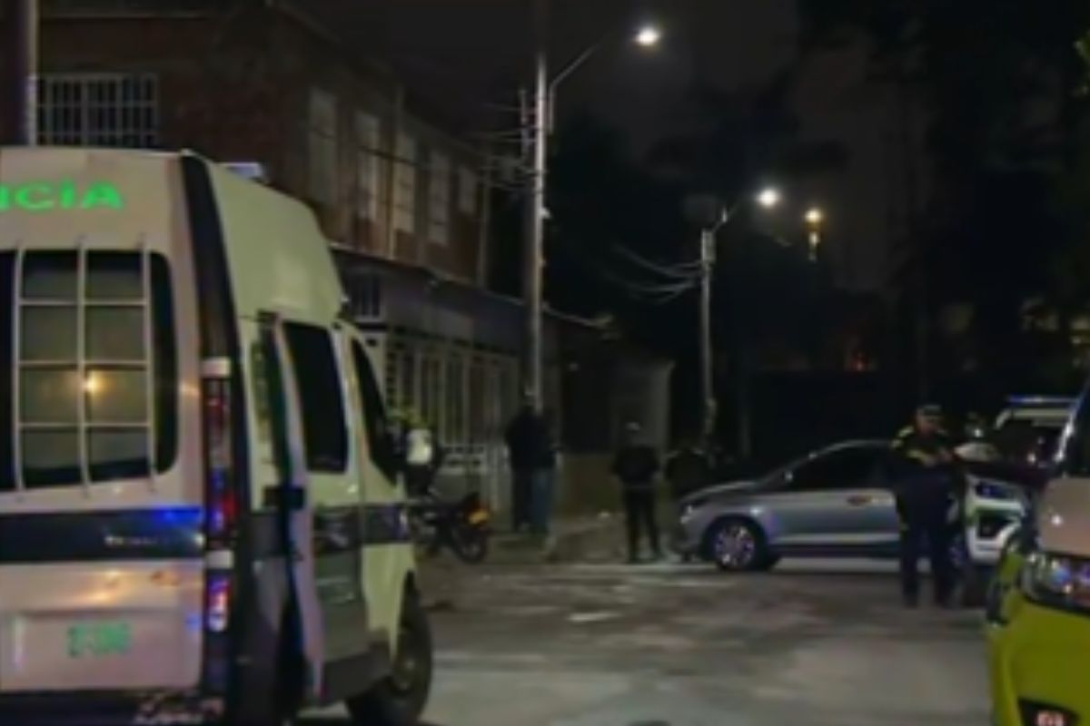 Confirman las primeras muertes por atentado a un CAI en Cali; hubo dos detonaciones al paso de una patrulla de la Policía. 