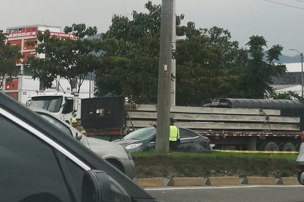 Motociclista murió en grave accidente norte de Bogotá: tuvo fuerte choque