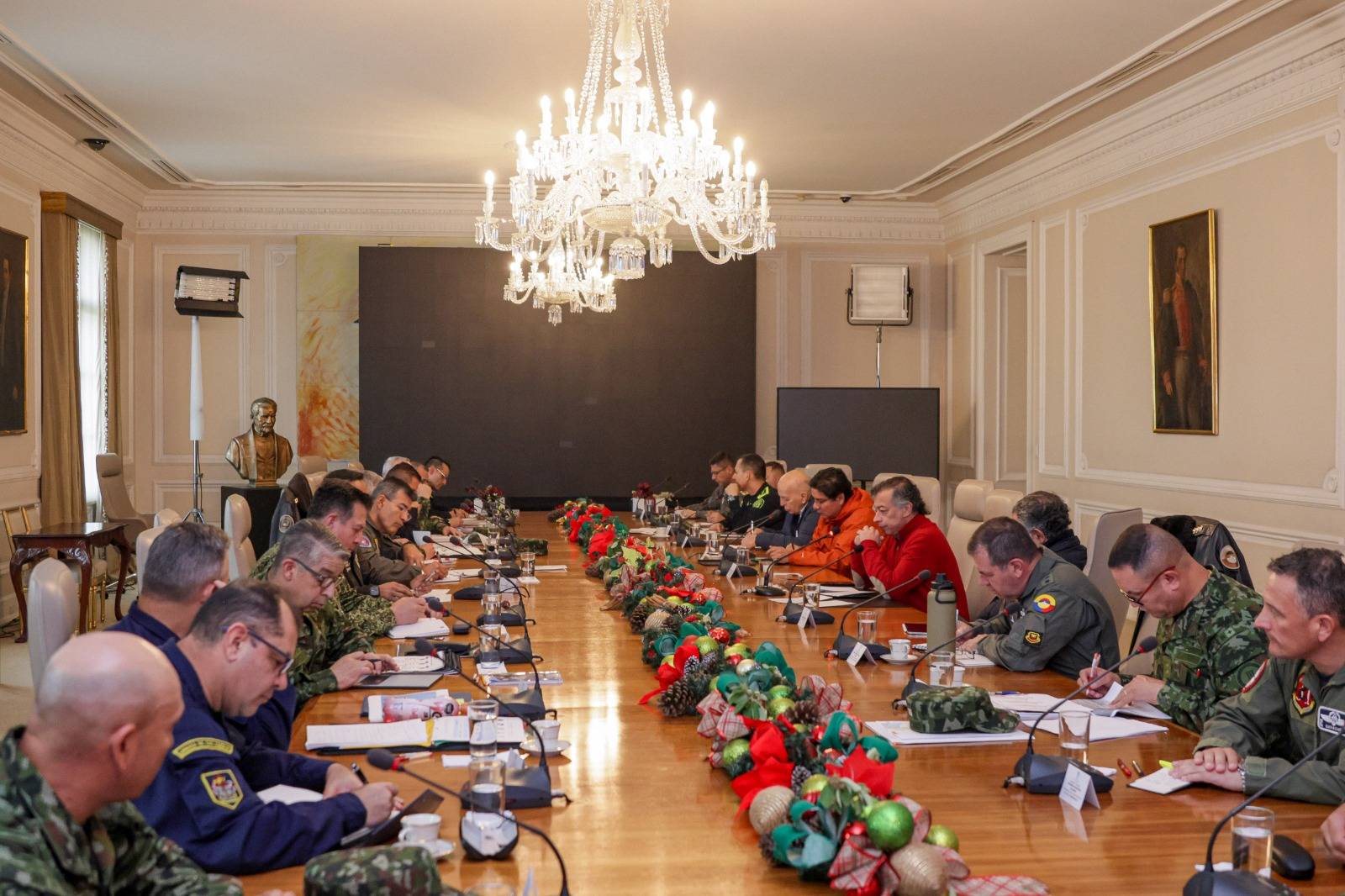 Petro reconoce problemas de seguridad en Colombia por ataques terroristas