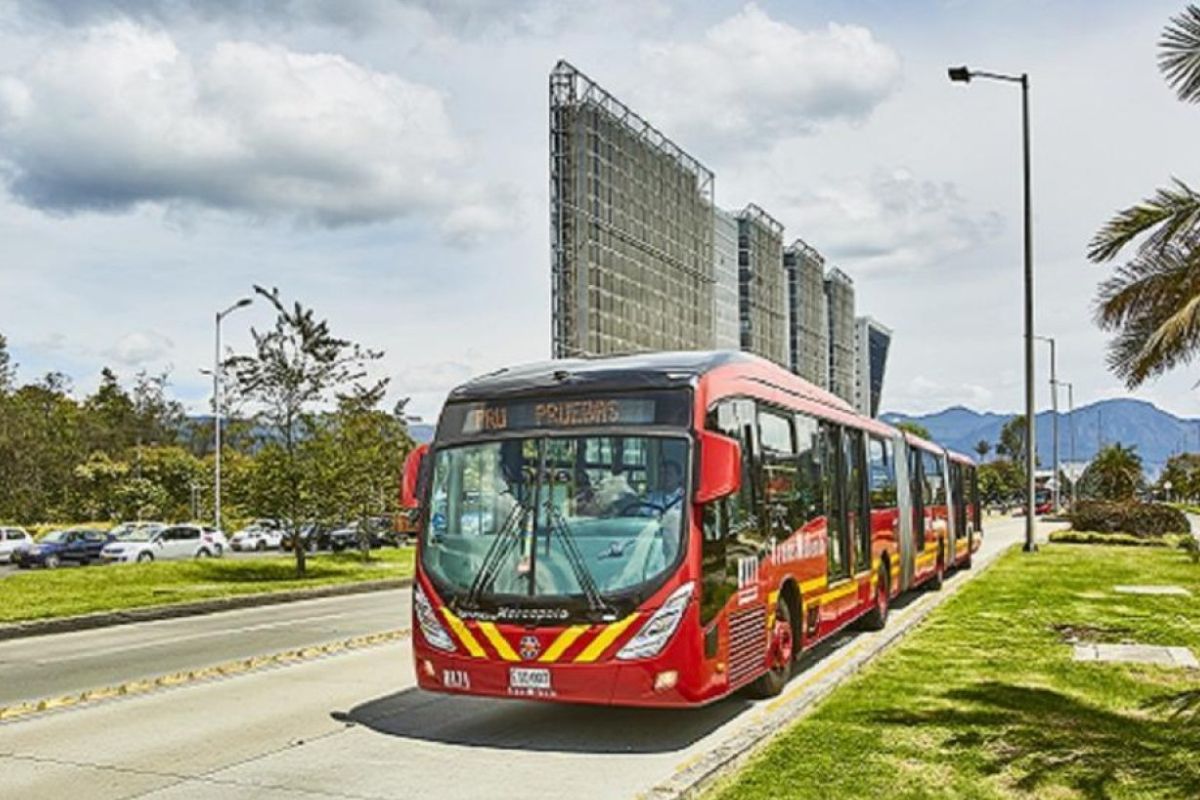 Dicen cuánto subiría el pasaje de Transmilenio en Bogotá para 2026; sería un golpe al bolsillo. Se acercaría a los 3.500 pesos. 