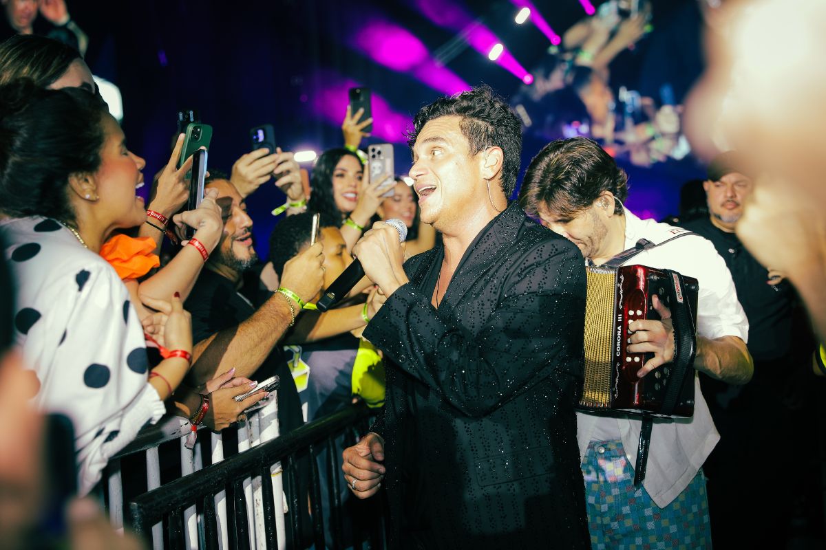 Silvestre Dangond rompió récords con su 'último baile' en 2025 y pinta un 2026 aún mejor. Se prepara para viajar a Estados Unidos. 