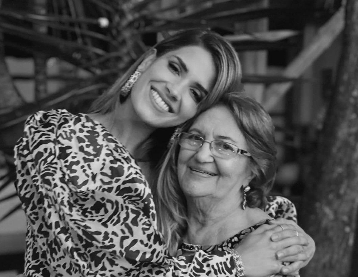 Gabriela Tafur y su abuela 
