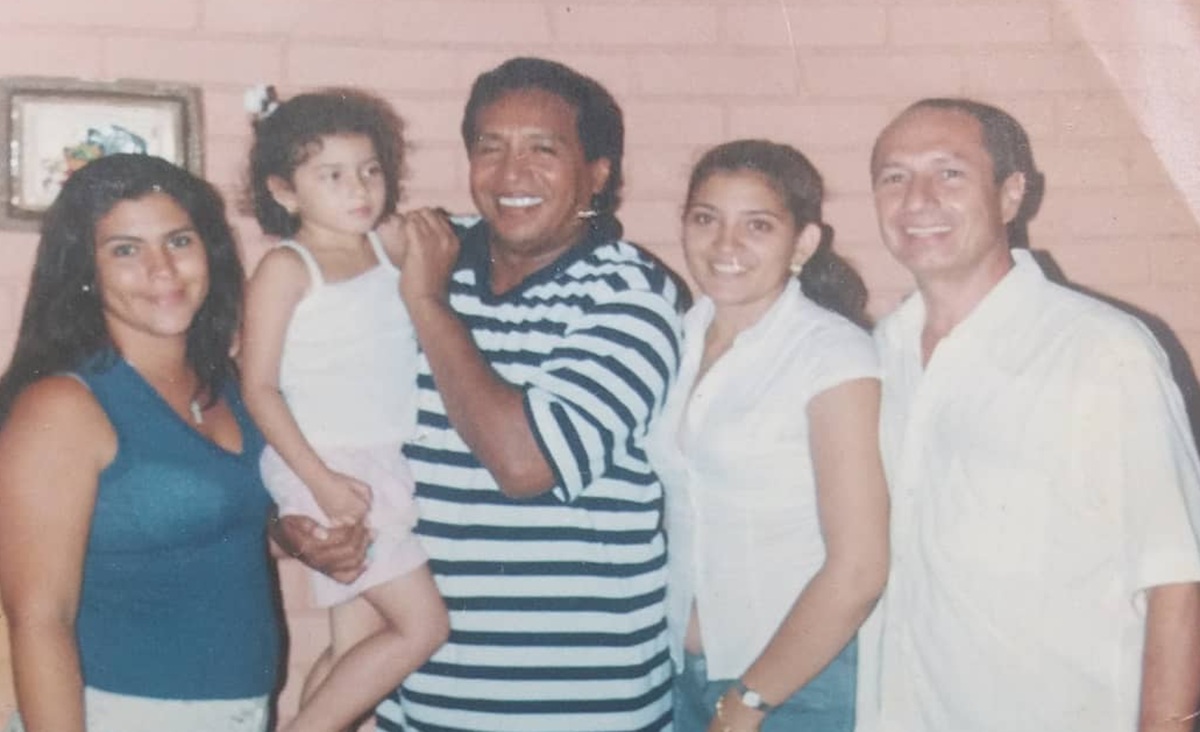 Manuel José Páez Álvarez, exmánager de Diomedes Díaz, junto al 'Cacique'