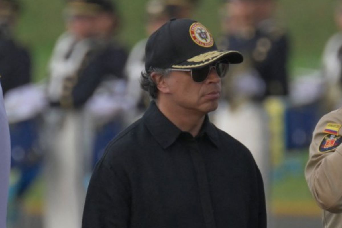 "Órdenes a soldados y policías": Petro, al estilo Call of Duty, hizo movidas por crisis con EE. UU. Lo criticaron por estar como en videojuego. 