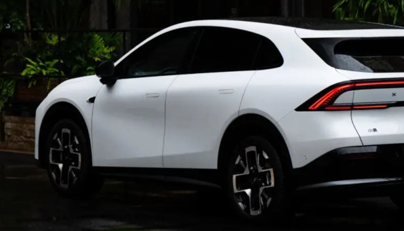 Xpeng le hace competencia a BYD y Tesla con SUV hibrida con autonomía de 1,7 km 