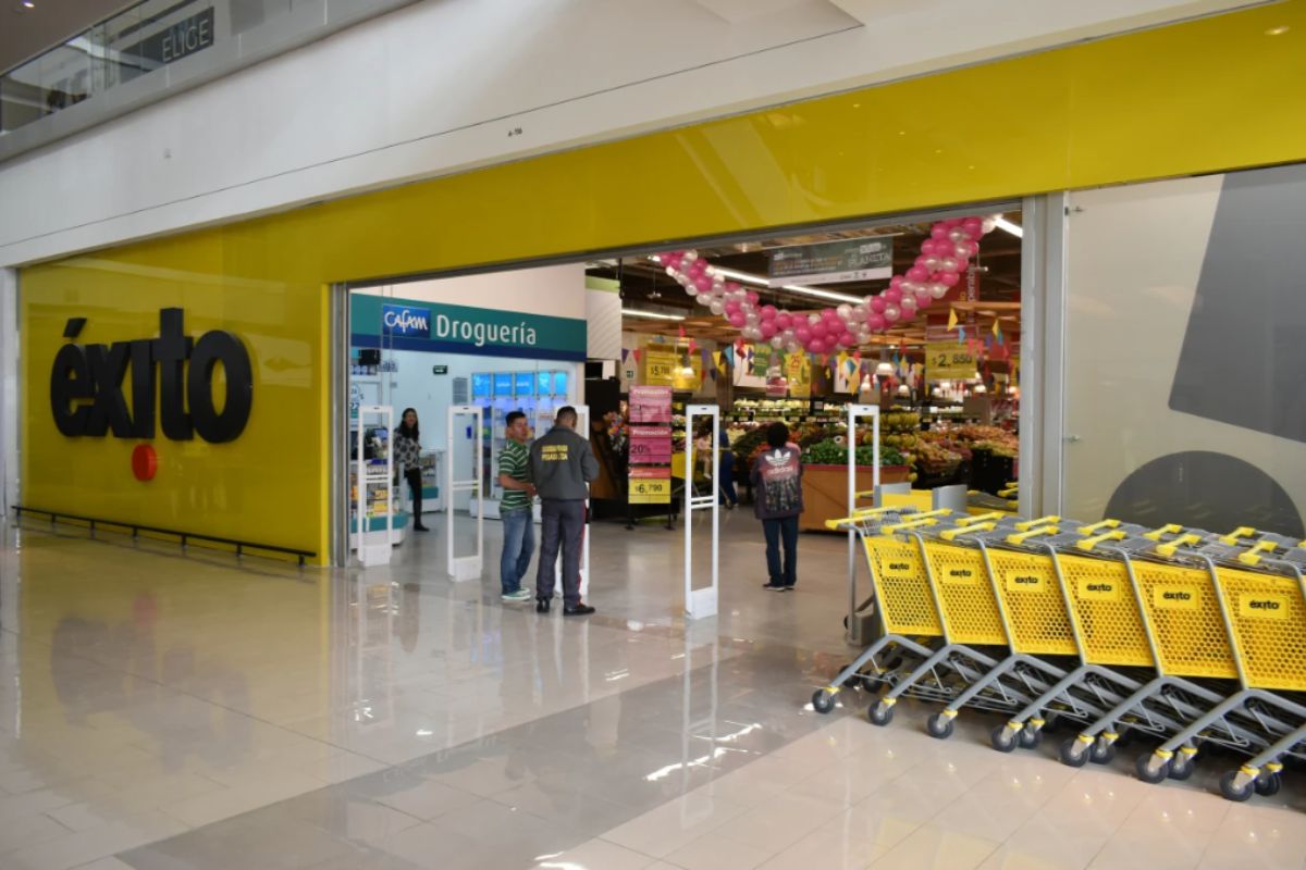 Supermercado Éxito, del centro comercial Multiplaza, sellado por salubridad