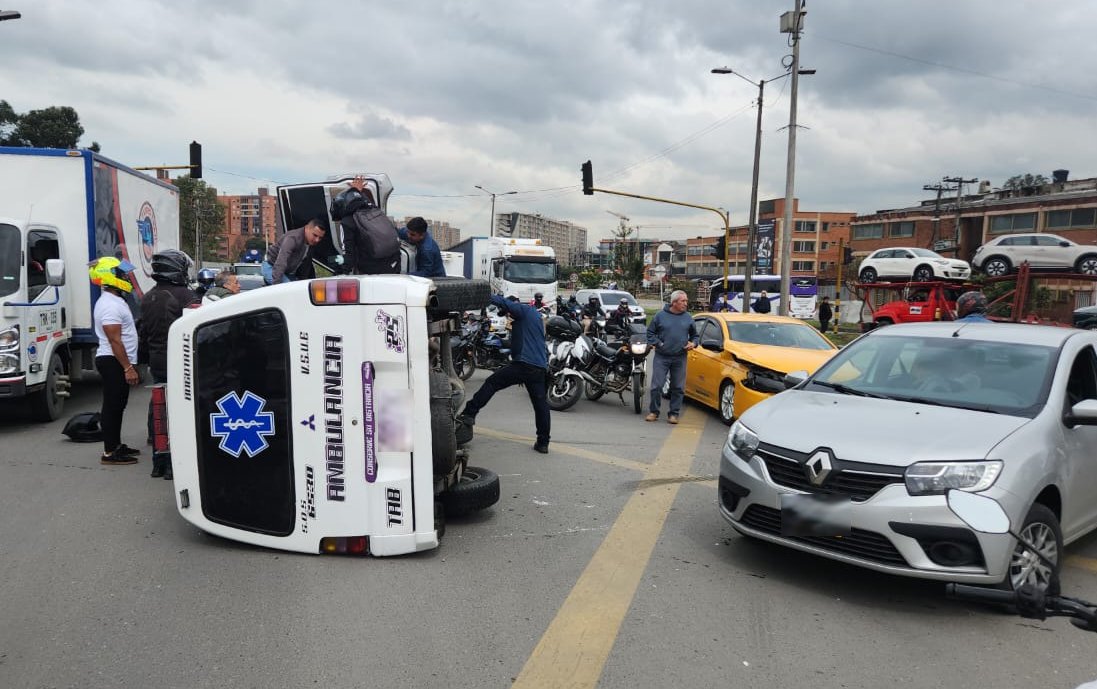 Segundo accidente de ambulancia en Bogotá hoy 3 de febrero: fotos y qué pasó