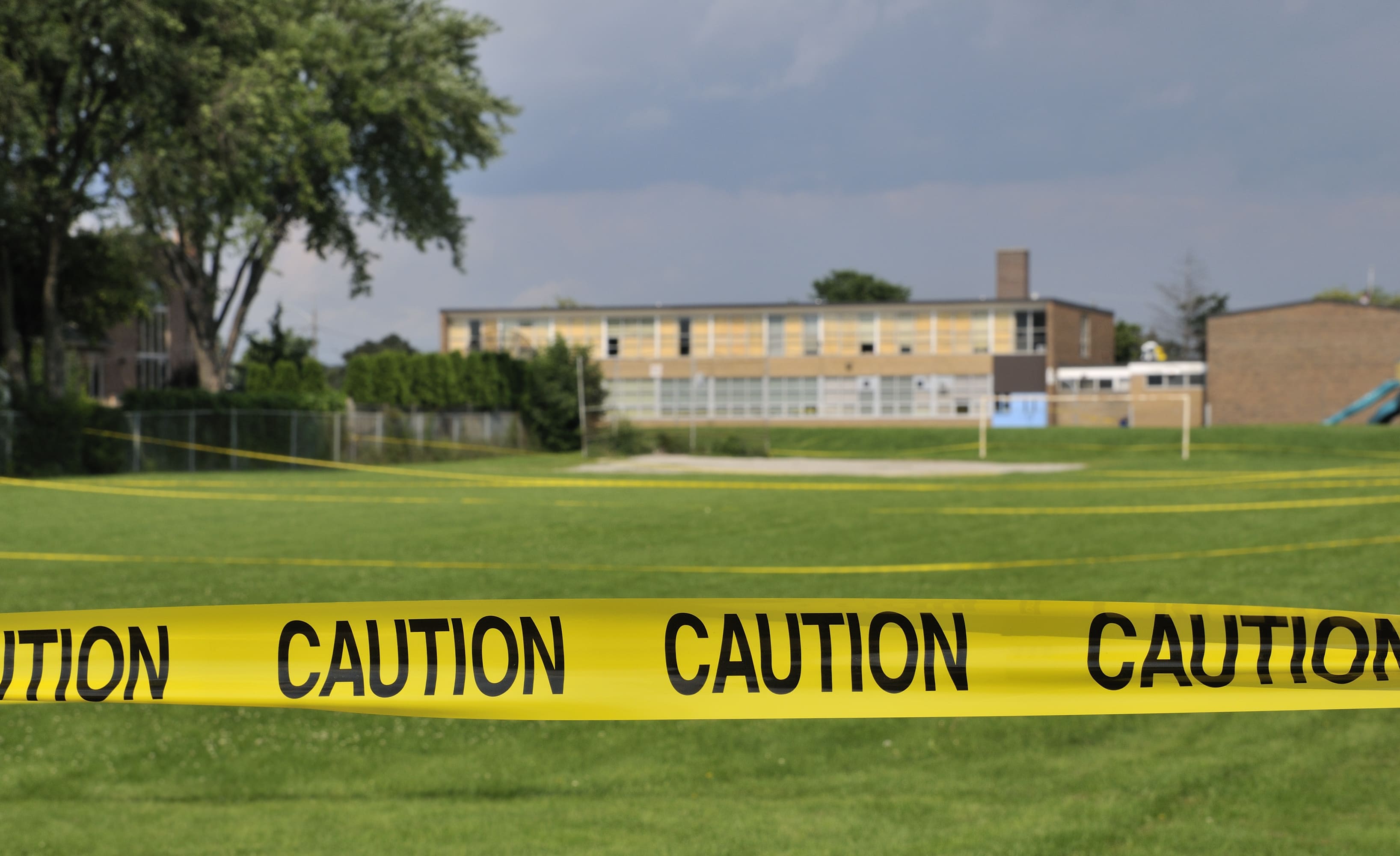 Riña afuera de colegio de La Candelaria (Bogotá) dejó a un menor fallecido