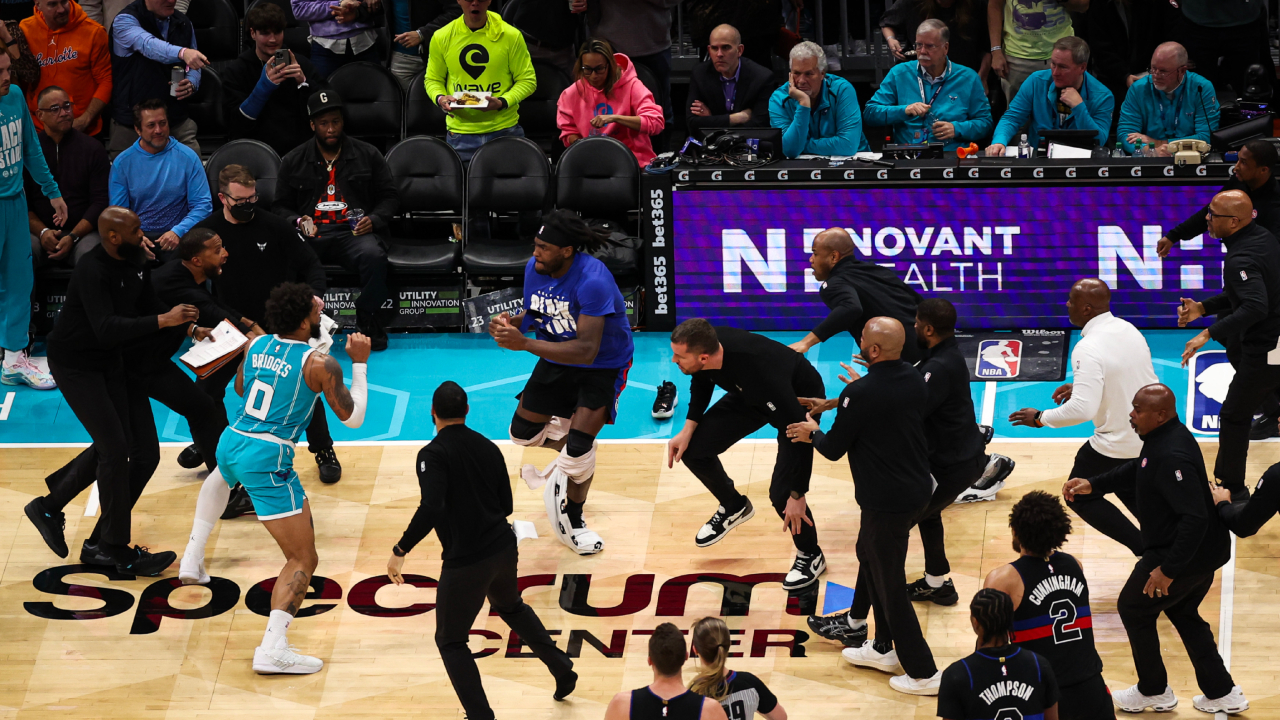 Pelea Detroit Pistons vs. Charlotte Hornets hoy: Resumen y video de la pelea