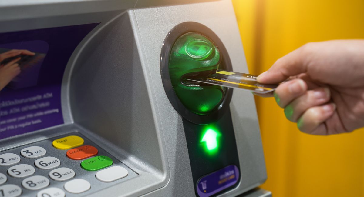 Bancolombia, BBVA y otros bancos con las tasas más altas en avances de tarjetas de crédito en Colombia.