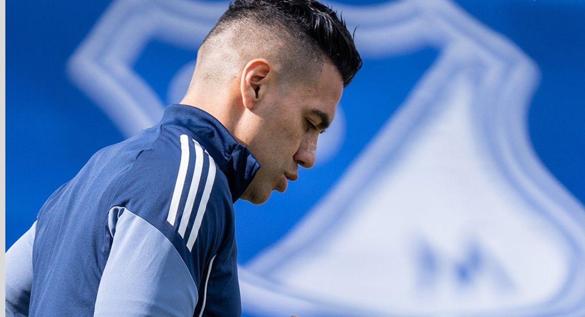 Falcao sufrió lesión en Millonarios vs. Llaneros: salió en camilla y se encienden alarmas por juego con Nacional en Sudamericana.