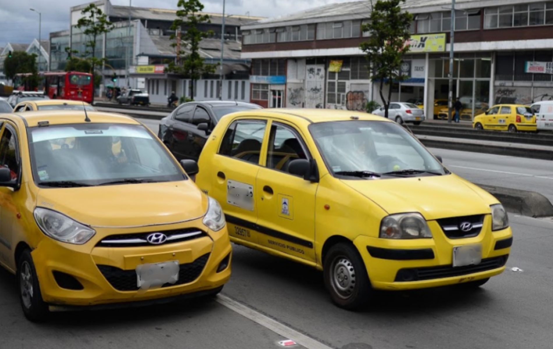 Taxista hizo cambiazo con datáfono en Bogotá: robó más de $ 379 millones