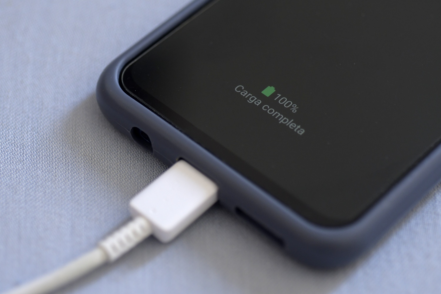 Celular cargando