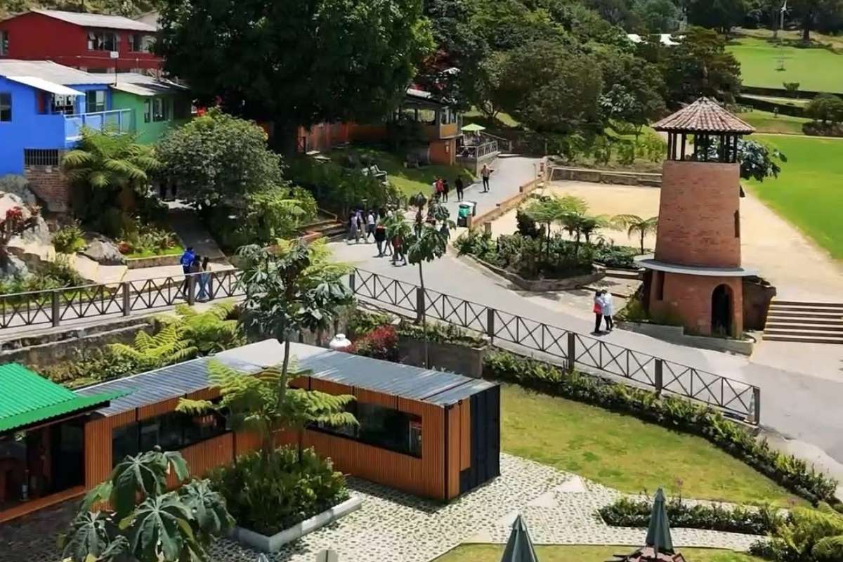 Qué anunció colegio Refous en Colombia por insolvencia tras 70 años de historia