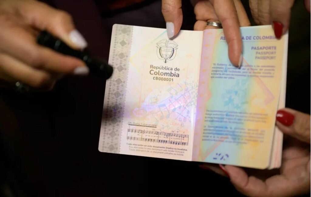 Nuevo pasaporte en Colombia. / Cancillería.