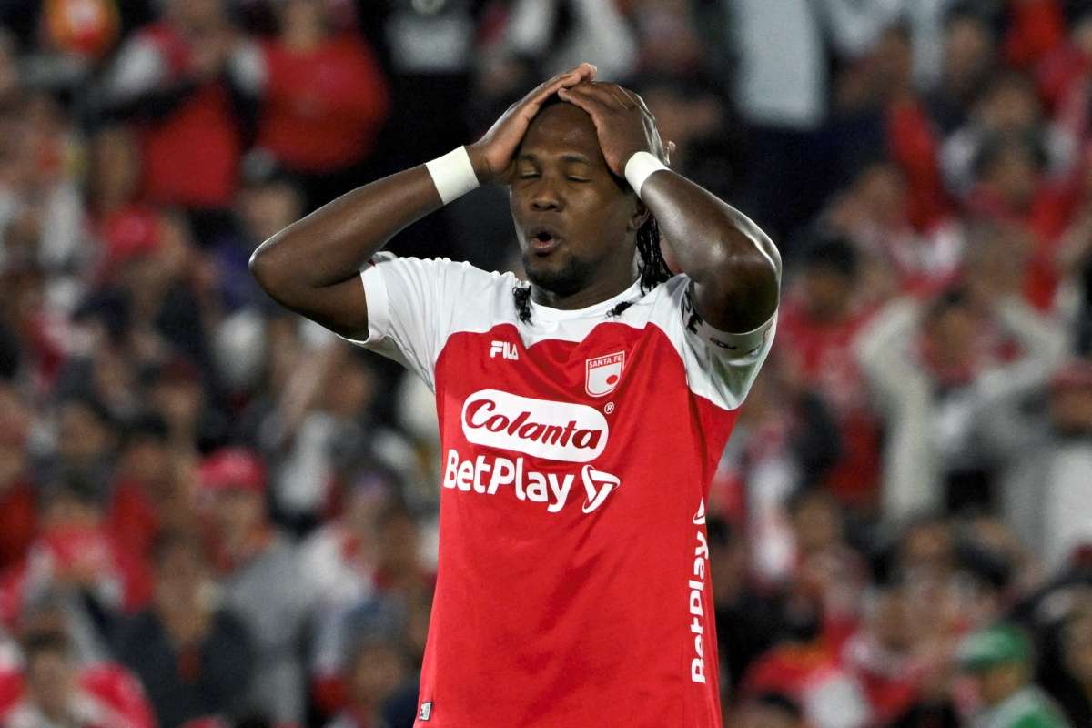 Revelan video de falta de Hugo Rodallega en gol anulado en Santa Fe vs. Nacional
