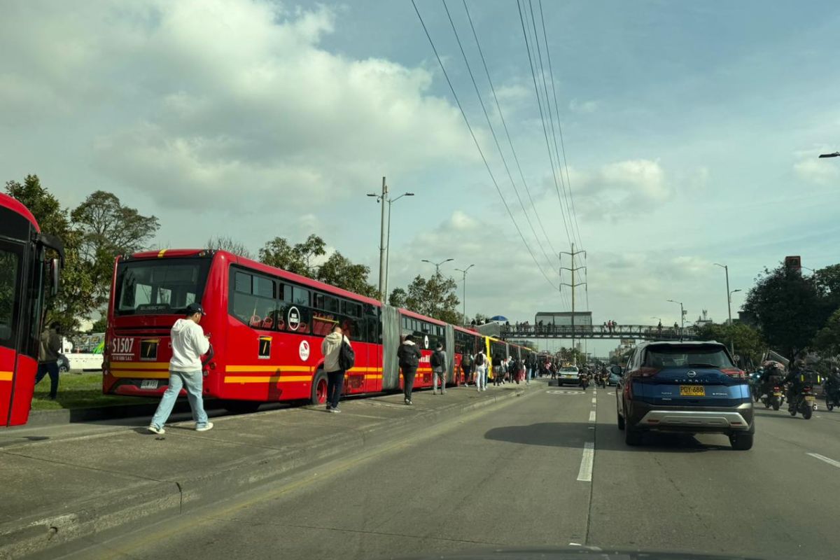 Transmilenio hoy: manifestaciones en calle 80 y NQS formaron enormes trancones