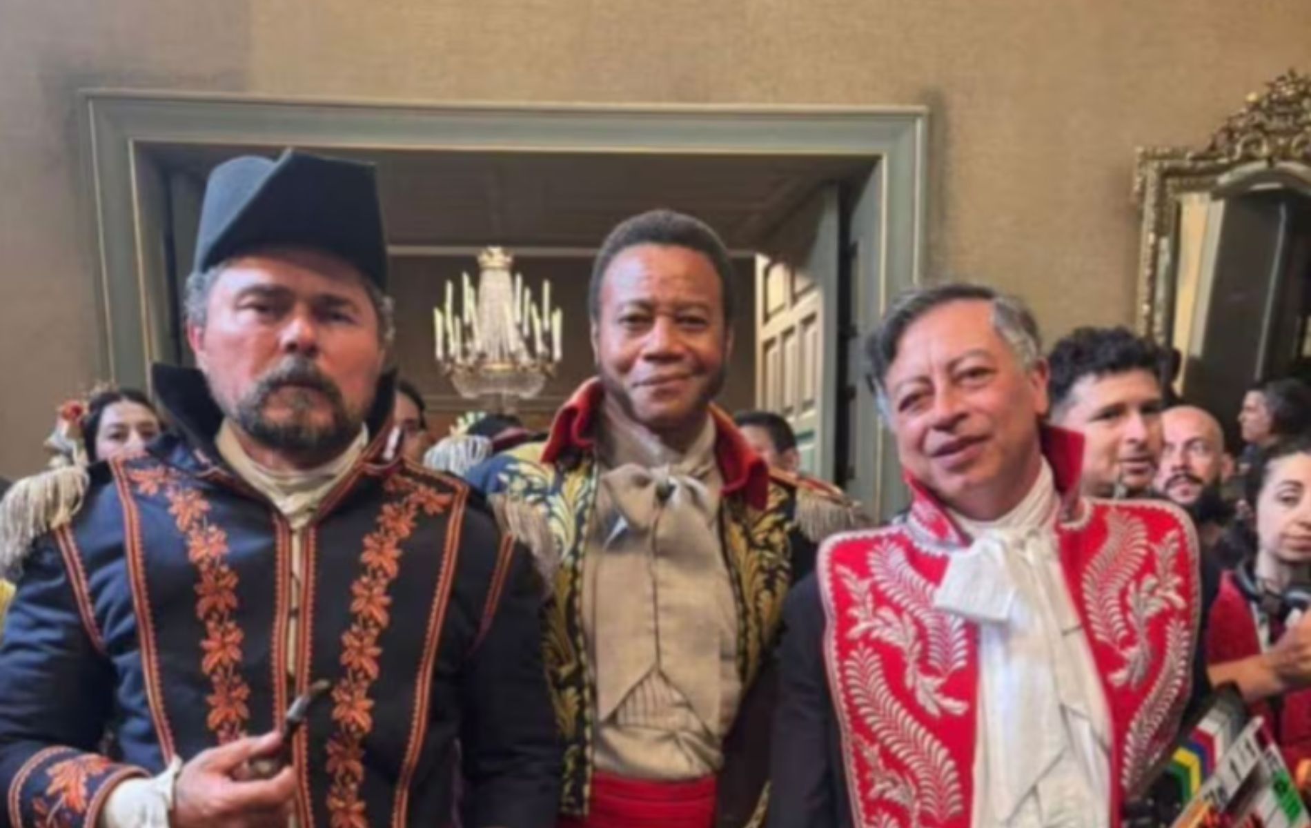 Lucho Velasco, actor que apareció con Petro, dijo que votará por Pinzón