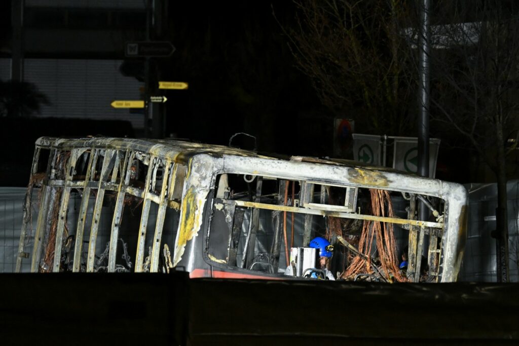 Bus que se incendió en Suiza (AFP)