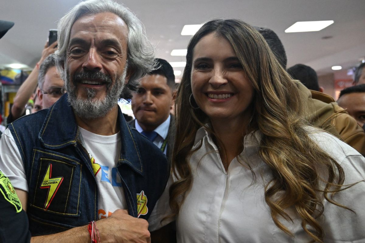 Tras los resultados del 8 de marzo, Juan Daniel Oviedo confirmó que será la fórmula vicepresidencial de Paloma Valencia. "Me dicen regalado", afirmó ante l