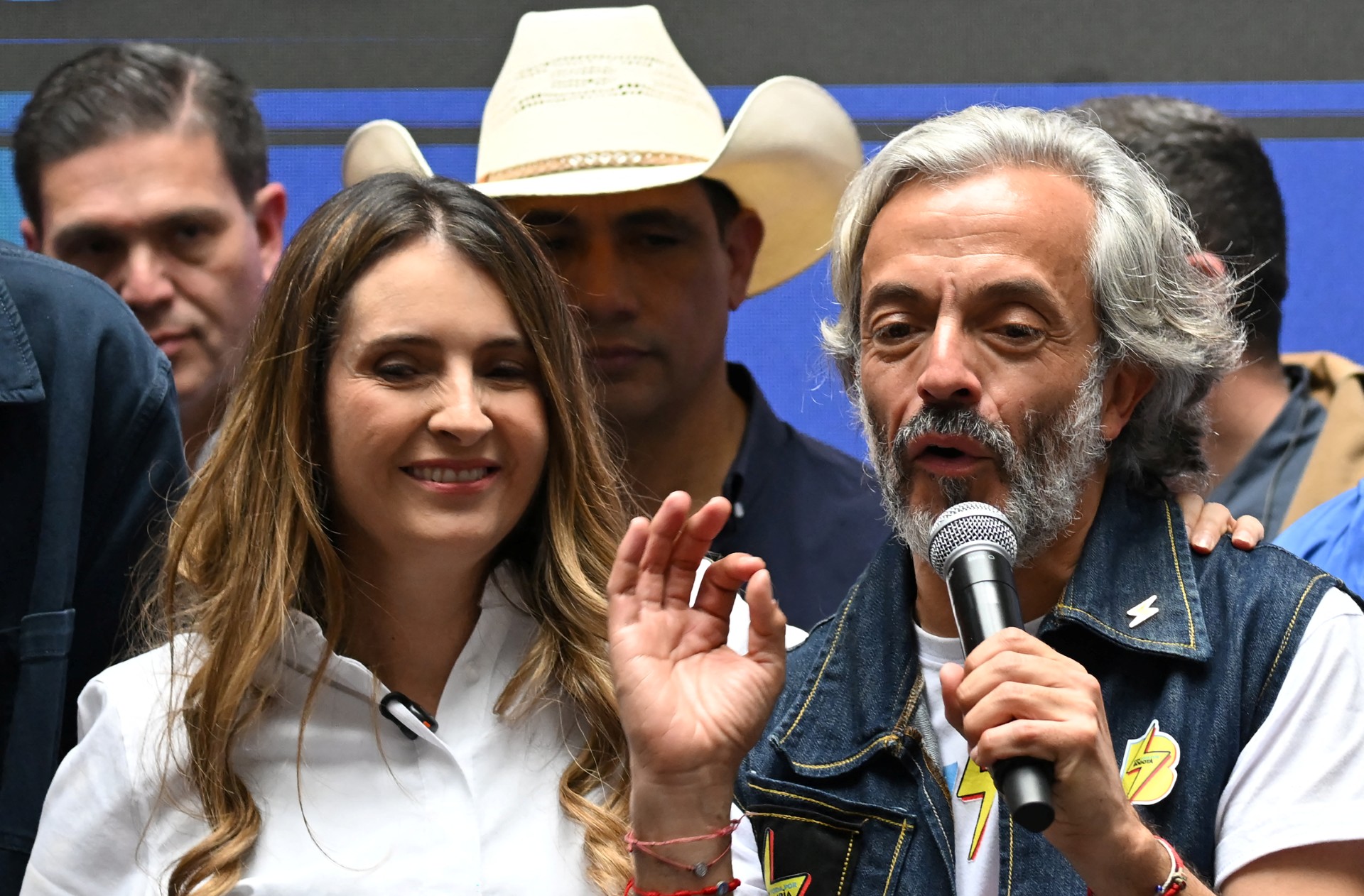 Oviedo aclaró su visión sobre JEP y dijo que Valencia no es muñeca de trapo