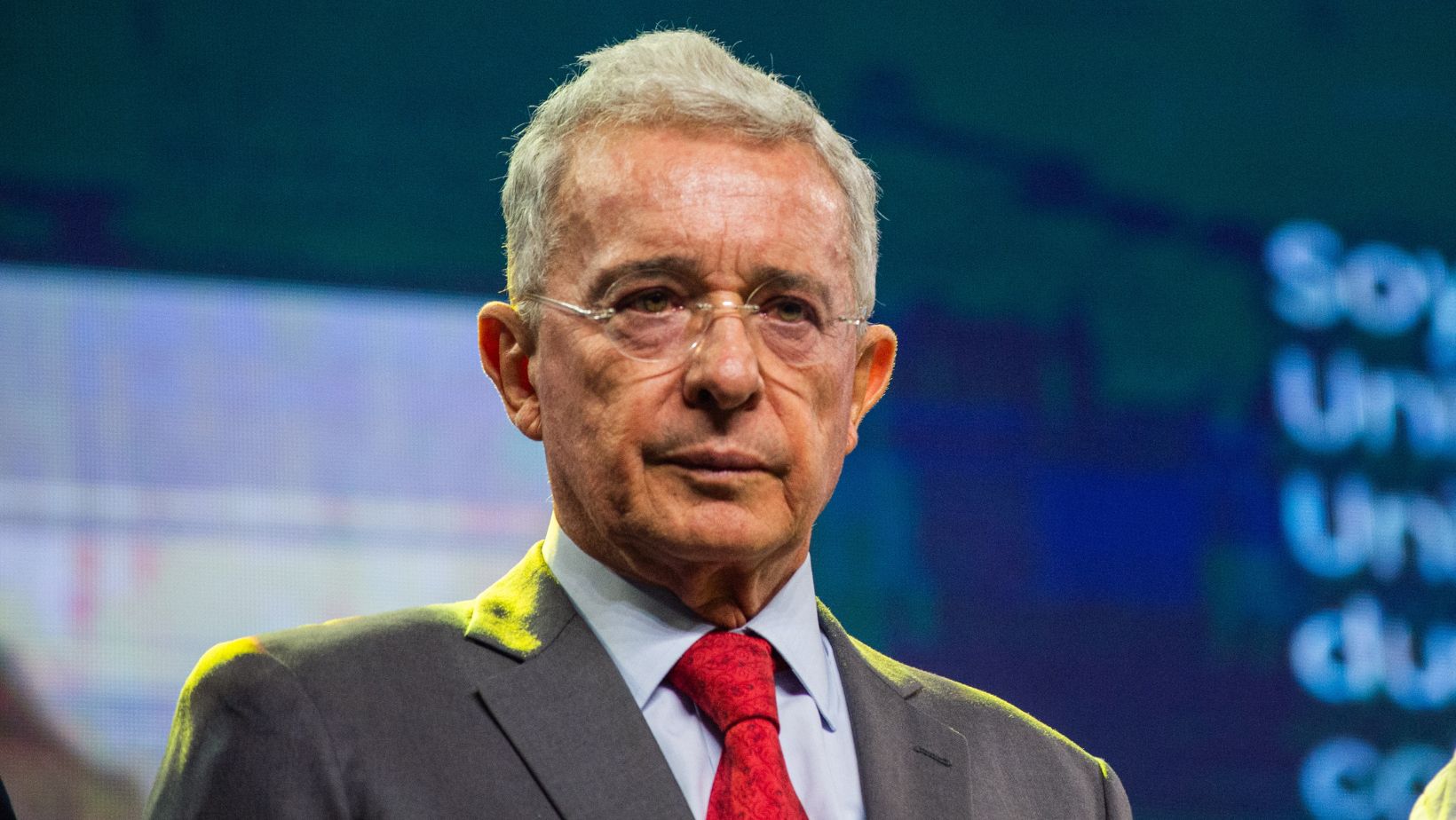 ¿Irá preso? Predicen cuál va a ser el futuro de Álvaro Uribe